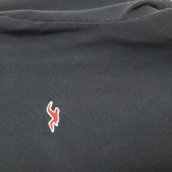 Hollister black tshirt - Picture 2 of 5